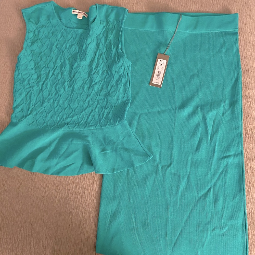 Eva Mendes sweater skirt set green Small